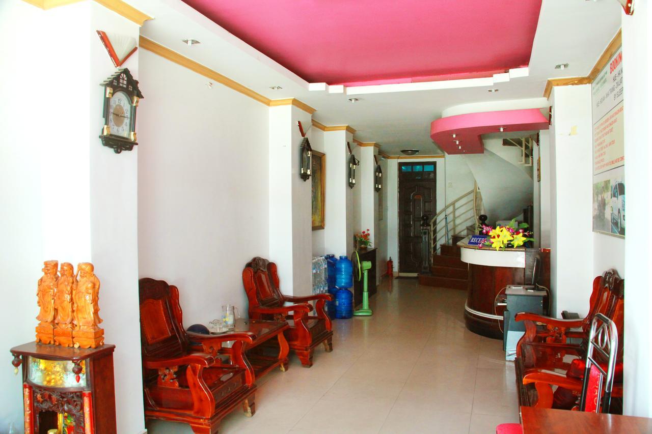Volga Hotel Hue Buitenkant foto