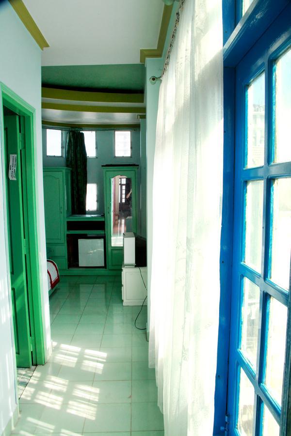 Volga Hotel Hue Buitenkant foto