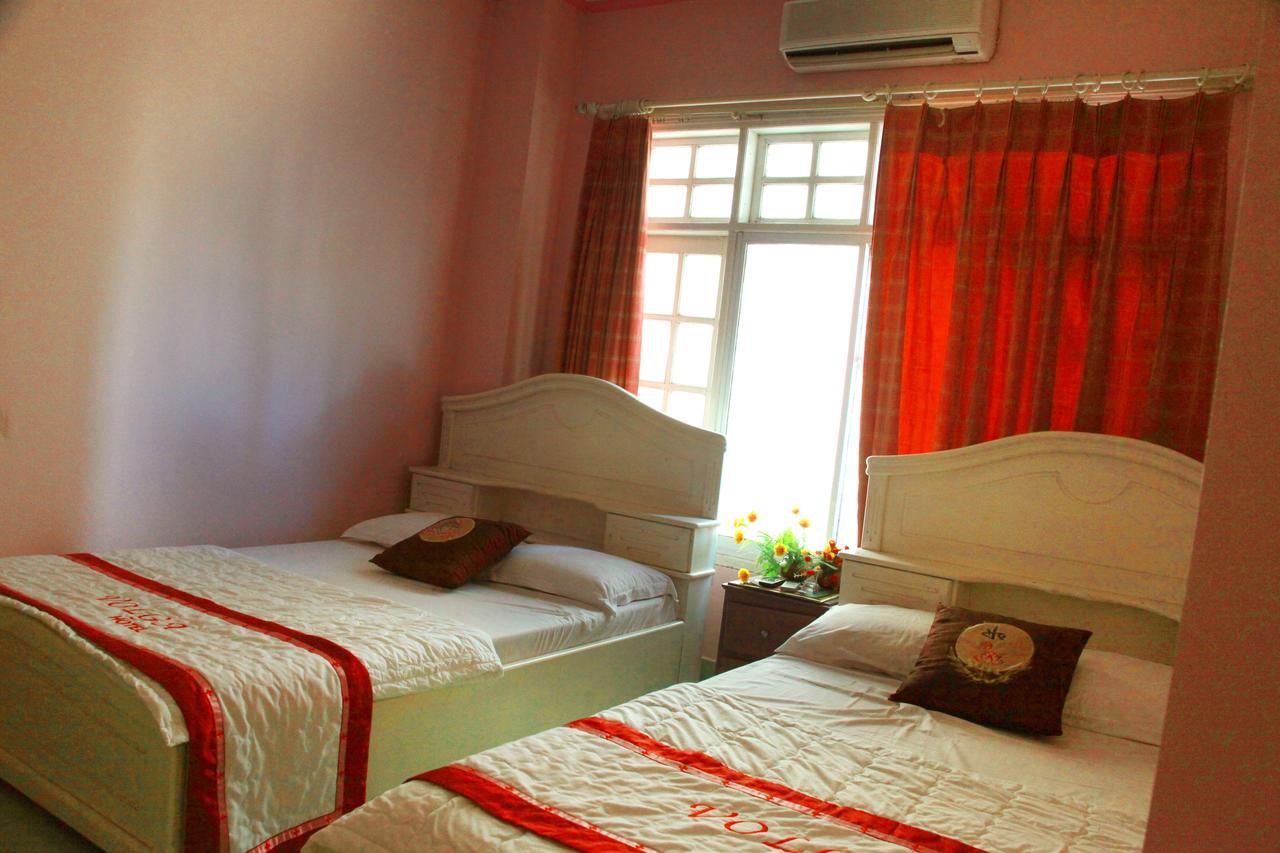 Volga Hotel Hue Buitenkant foto