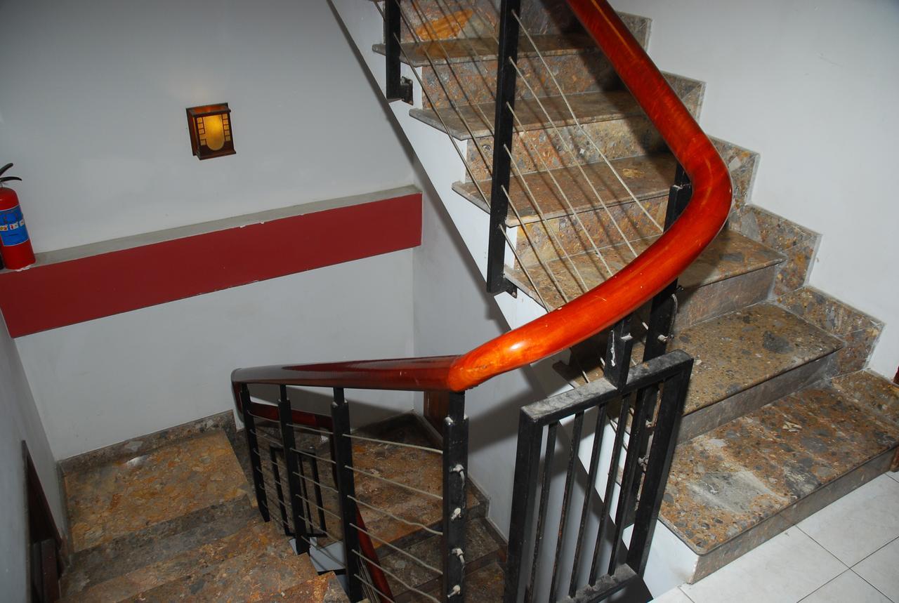 Volga Hotel Hue Buitenkant foto